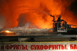 При пожаре на востоке Москвы произошло обрушение кровли на площади 1 тыс. кв. м